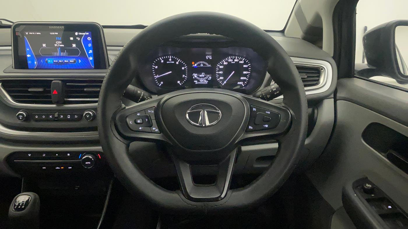 2021 Tata ALTROZ XT PETROL, Petrol, Manual, 43,417 km, Steering Wheel Close Up