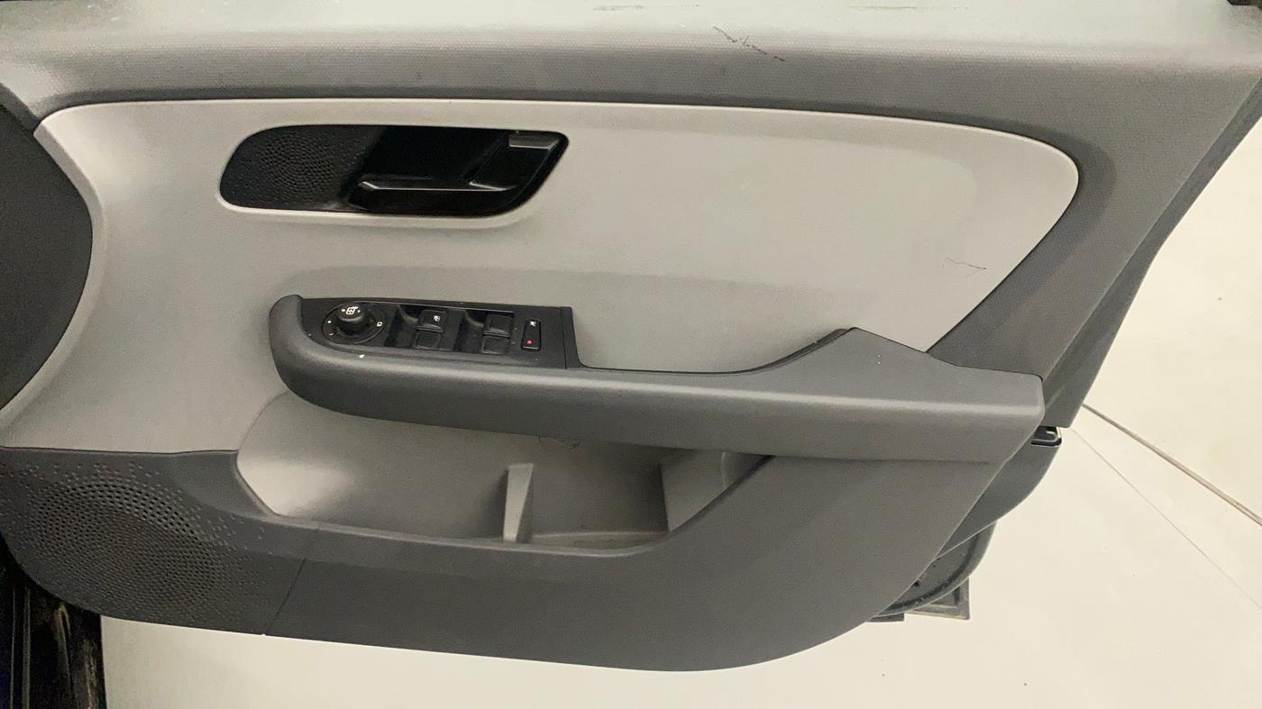 2021 Tata ALTROZ XT PETROL, Petrol, Manual, 43,417 km, Driver Side Door Panels Control