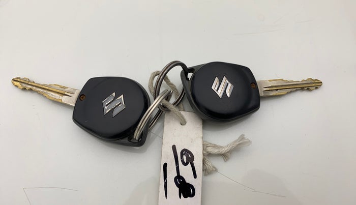 2017 Maruti Swift VXI, Petrol, Manual, 62,439 km, Key Close Up