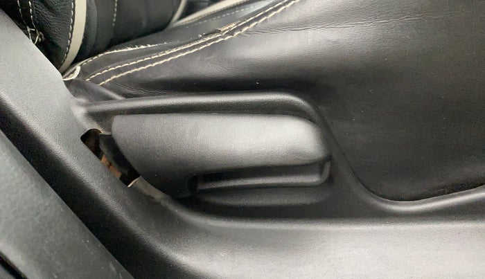 2017 Maruti Swift VXI, Petrol, Manual, 62,439 km, Driver Side Adjustment Panel