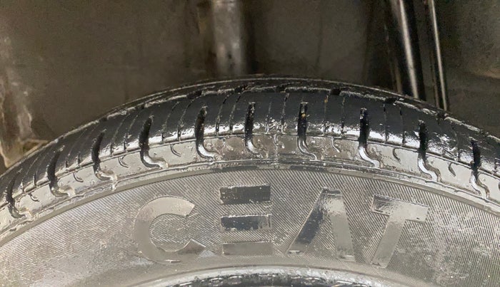 2018 Datsun Redi Go T(O) 1.0 AMT, Petrol, Automatic, 32,116 km, Right Rear Tyre Tread