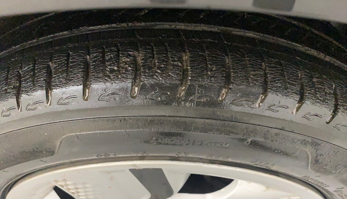 2020 Hyundai AURA S 1.2 AMT, Petrol, Automatic, 41,247 km, Right Front Tyre Tread