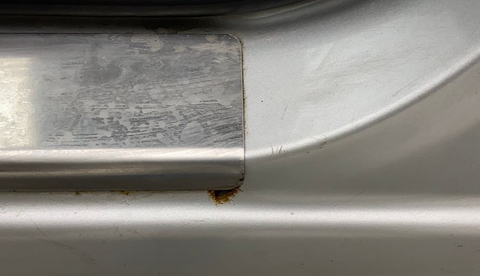 2014 Maruti Swift Dzire VXI, Petrol, Manual, 49,339 km, Left running board - Slight discoloration