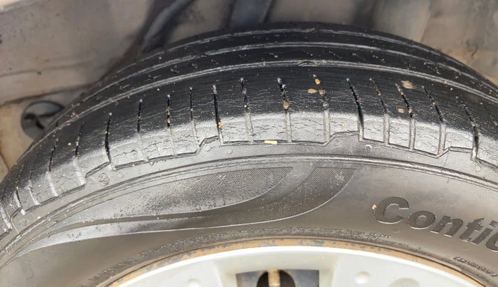 2015 Honda Amaze 1.2L I-VTEC S, Petrol, Manual, 75,906 km, Left Rear Tyre Tread
