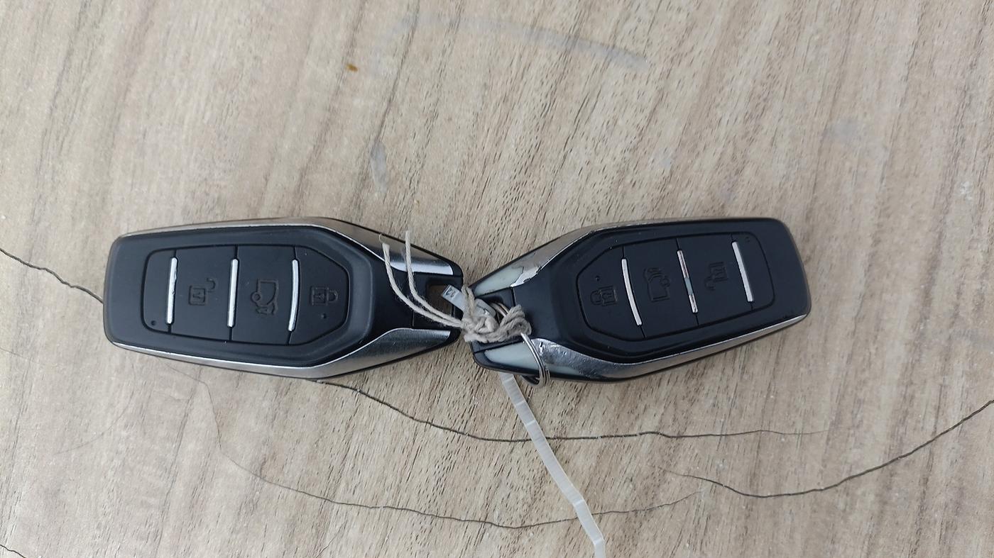 2017 Mahindra XUV500 W10 AT 1.99, Diesel, Automatic, 96,678 km, Key Close Up