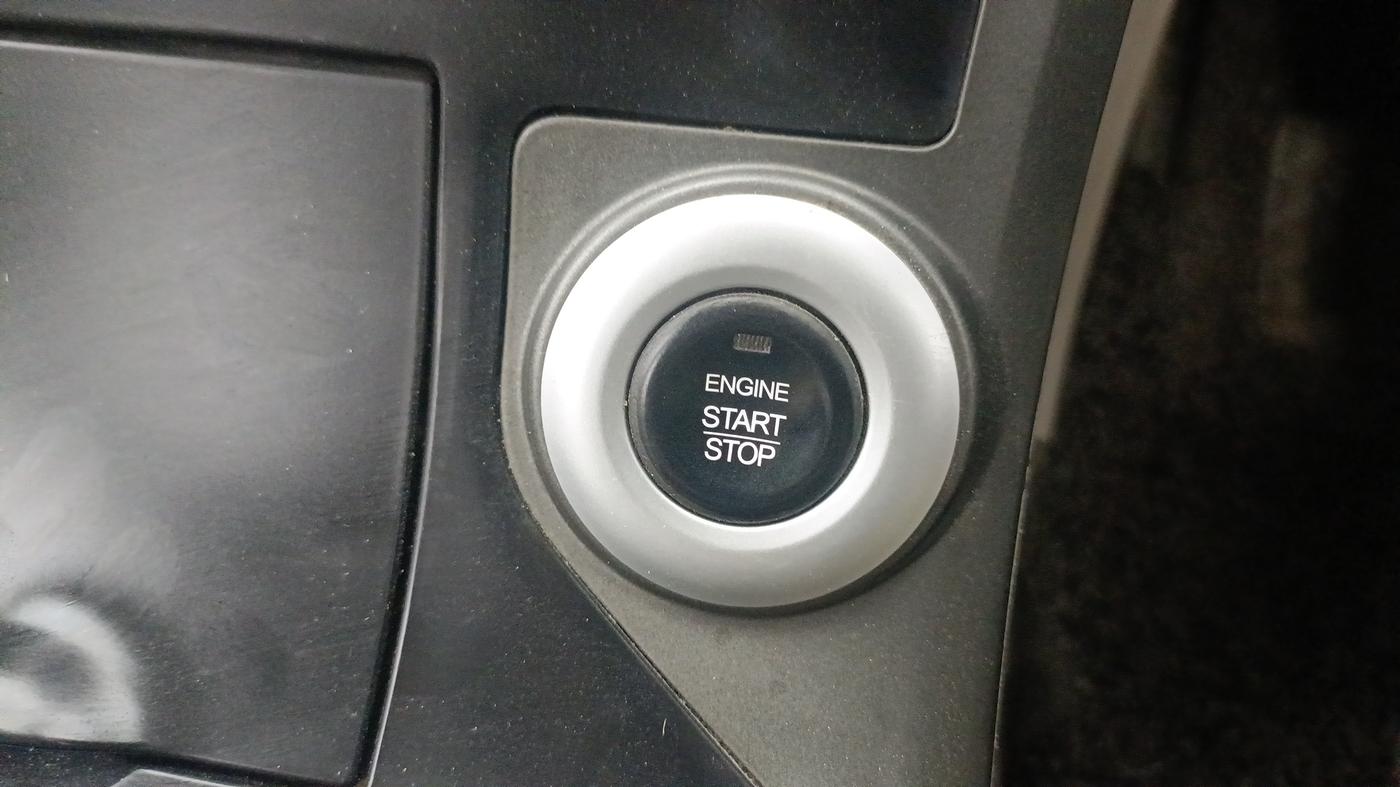 2017 Mahindra XUV500 W10 AT 1.99, Diesel, Automatic, 96,678 km, Keyless Start/ Stop Button