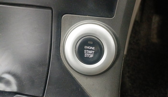 2017 Mahindra XUV500 W10 AT 1.99, Diesel, Automatic, 96,678 km, Keyless Start/ Stop Button