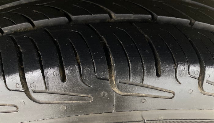 2016 Maruti Celerio ZXI, Petrol, Manual, 46,981 km, Right Rear Tyre Tread