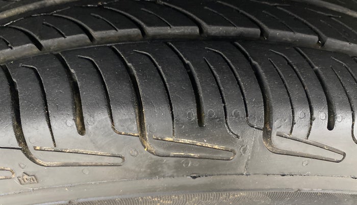 2016 Maruti Celerio ZXI, Petrol, Manual, 46,981 km, Left Front Tyre Tread