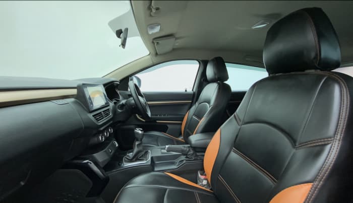 2021 Renault Kiger RXT 1.0 MT, Petrol, Manual, 35,301 km, Right Side Front Door Cabin