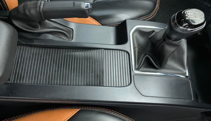 2021 Renault Kiger RXT 1.0 MT, Petrol, Manual, 35,301 km, Gear Lever