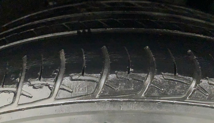 2017 Maruti Baleno DELTA PETROL 1.2, Petrol, Manual, 51,147 km, Left Rear Tyre Tread