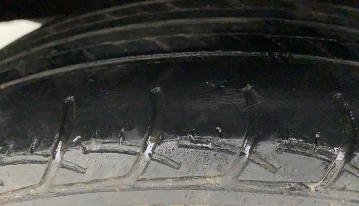 2017 Maruti Baleno DELTA PETROL 1.2, Petrol, Manual, 51,147 km, Right Rear Tyre Tread