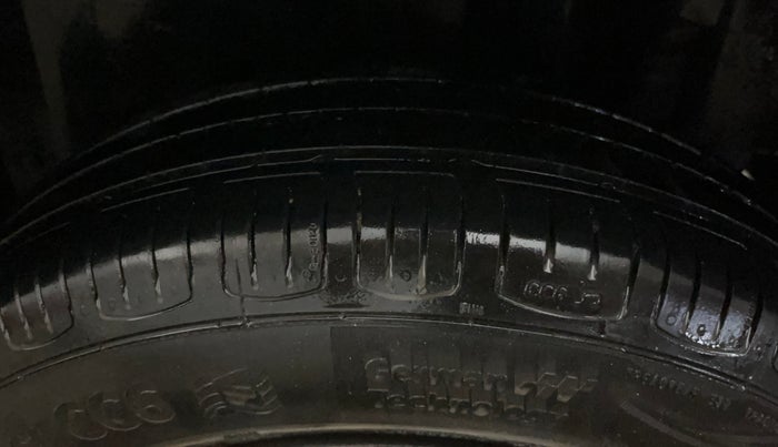 2013 Maruti Swift VXI, Petrol, Manual, 64,228 km, Left Rear Tyre Tread