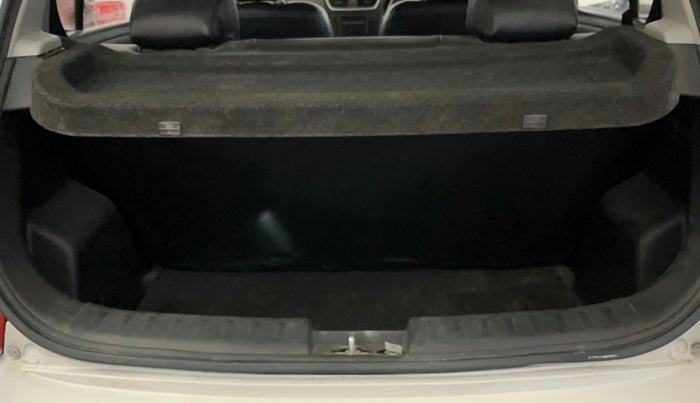 2013 Maruti Swift VXI, Petrol, Manual, 64,228 km, Boot Inside