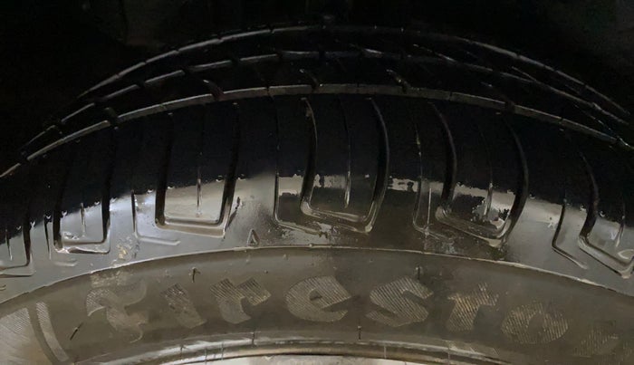 2020 Tata NEXON XM PETROL, Petrol, Manual, 97,067 km, Right Rear Tyre Tread