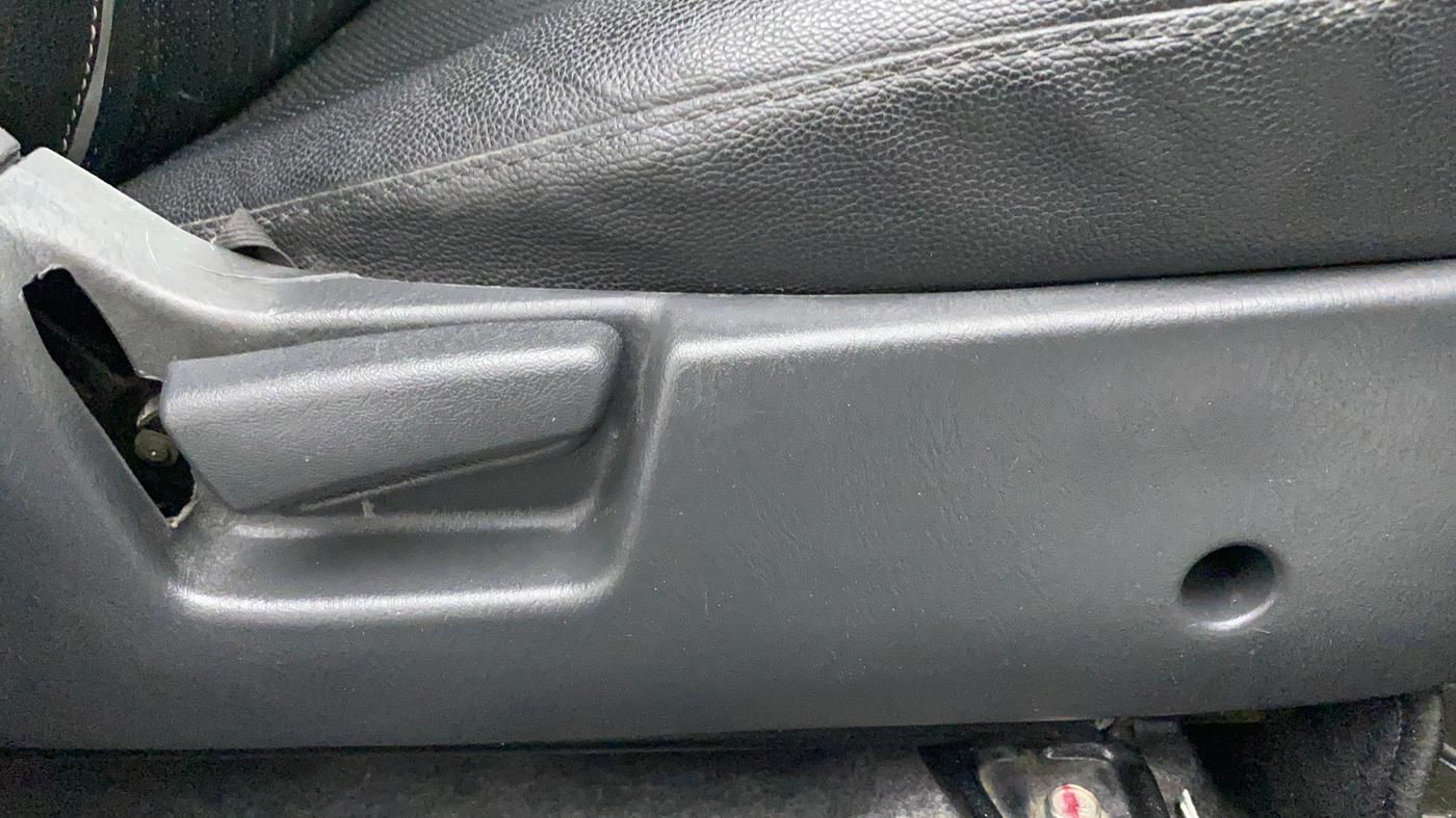 2017 Maruti Alto K10 VXI P, Petrol, Manual, 8,841 km, Driver Side Adjustment Panel
