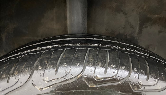 2013 Toyota Etios G, Petrol, Manual, 42,232 km, Right Rear Tyre Tread