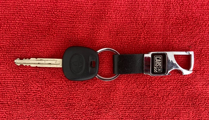 2013 Toyota Etios G, Petrol, Manual, 42,232 km, Key Close Up