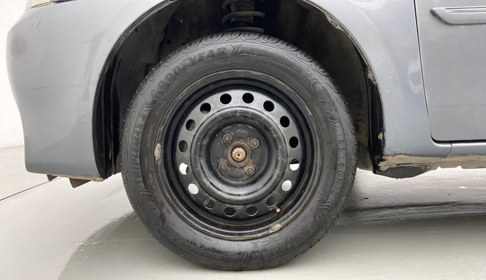 2013 Toyota Etios G, Petrol, Manual, 42,232 km, Left Front Wheel