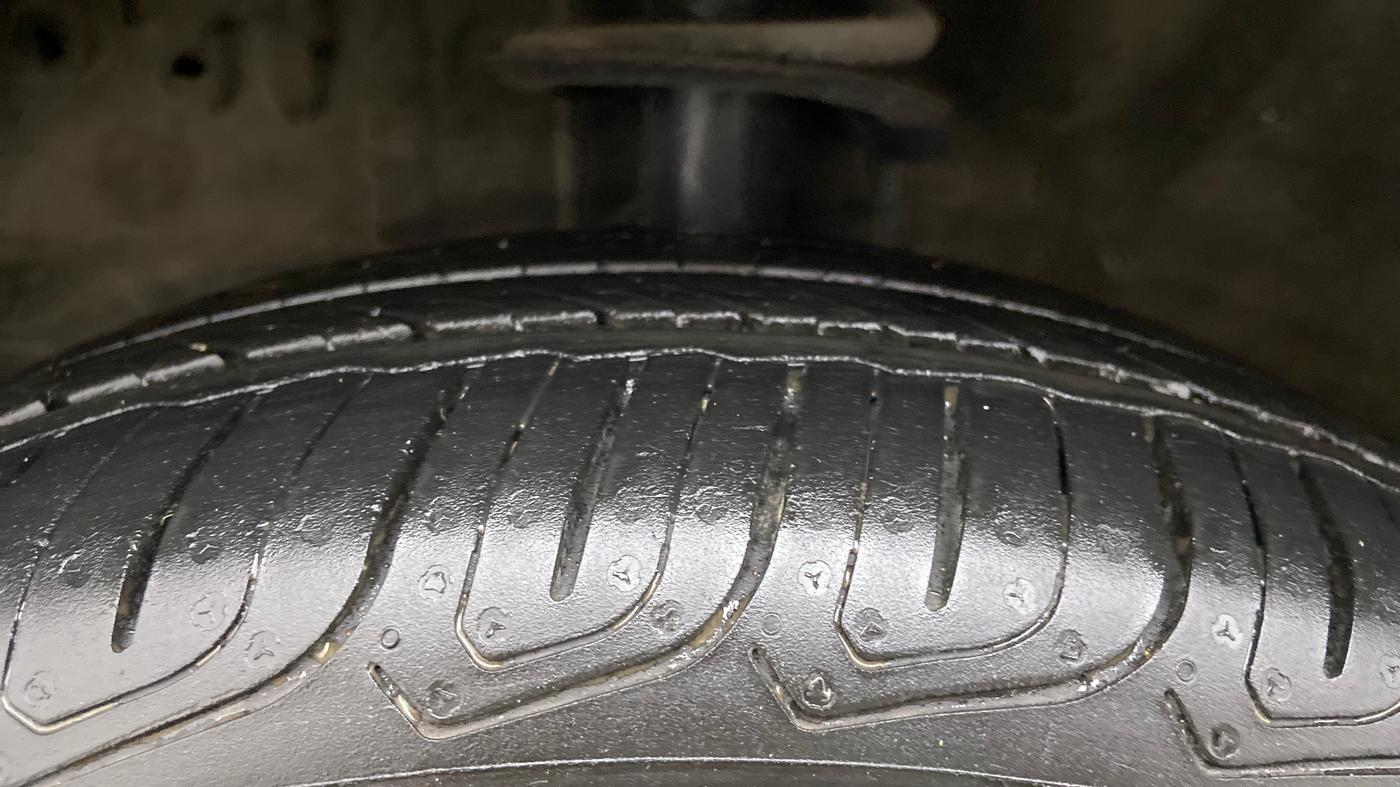 2013 Toyota Etios G, Petrol, Manual, 42,232 km, Left Front Tyre Tread
