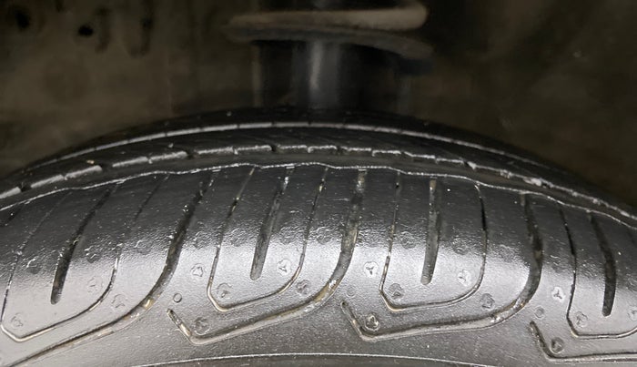 2013 Toyota Etios G, Petrol, Manual, 42,232 km, Left Front Tyre Tread