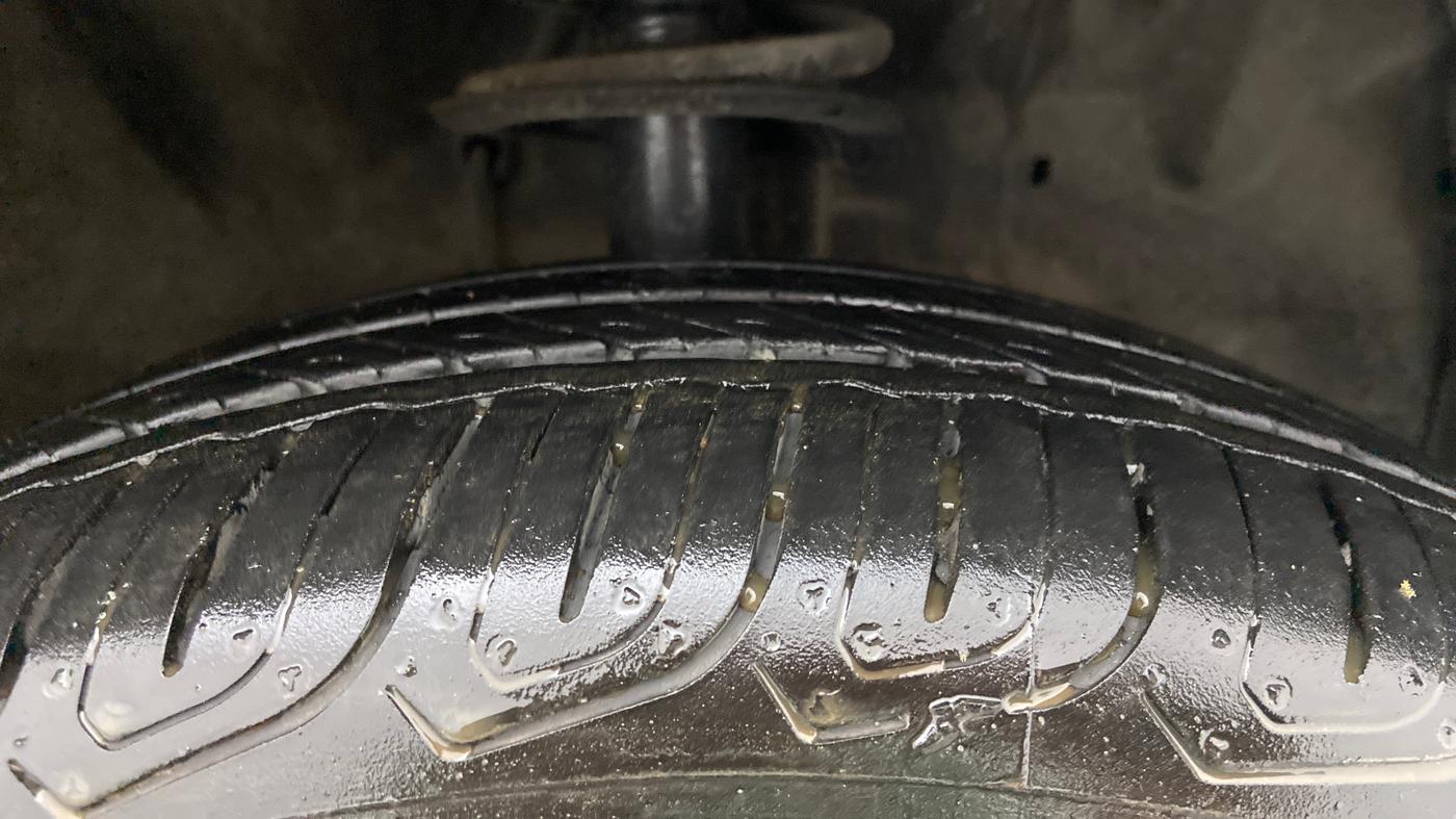 2013 Toyota Etios G, Petrol, Manual, 42,232 km, Right Front Tyre Tread