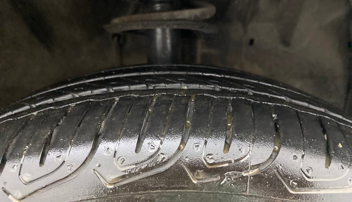 2013 Toyota Etios G, Petrol, Manual, 42,232 km, Right Front Tyre Tread