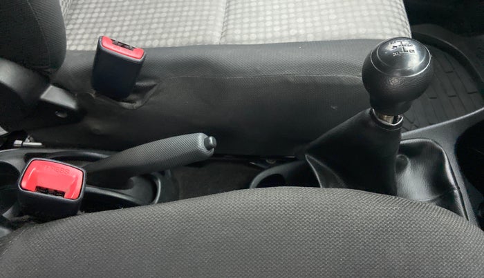 2013 Toyota Etios G, Petrol, Manual, 42,232 km, Gear Lever