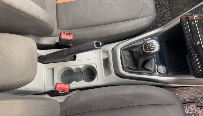 2021 Skoda KUSHAQ AMBITION 1.0L TSI MT, Petrol, Manual, 31,215 km, Gear Lever