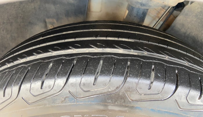 2021 Skoda KUSHAQ AMBITION 1.0L TSI MT, Petrol, Manual, 31,215 km, Left Front Tyre Tread