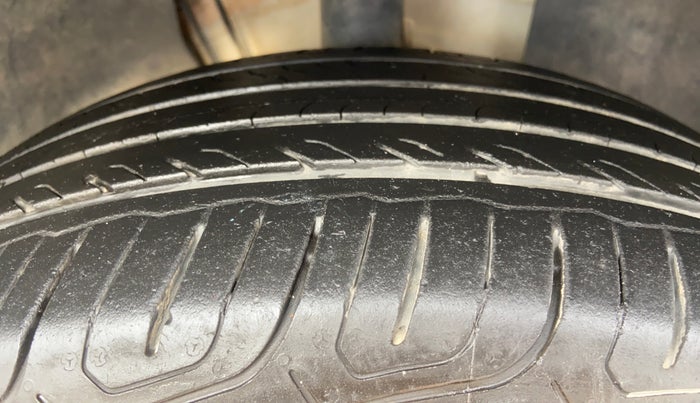 2021 Skoda KUSHAQ AMBITION 1.0L TSI MT, Petrol, Manual, 31,215 km, Right Front Tyre Tread