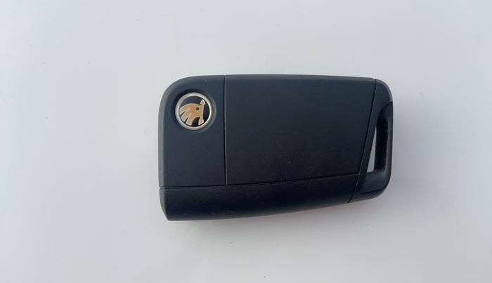 2021 Skoda KUSHAQ AMBITION 1.0L TSI MT, Petrol, Manual, 31,215 km, Key Close Up