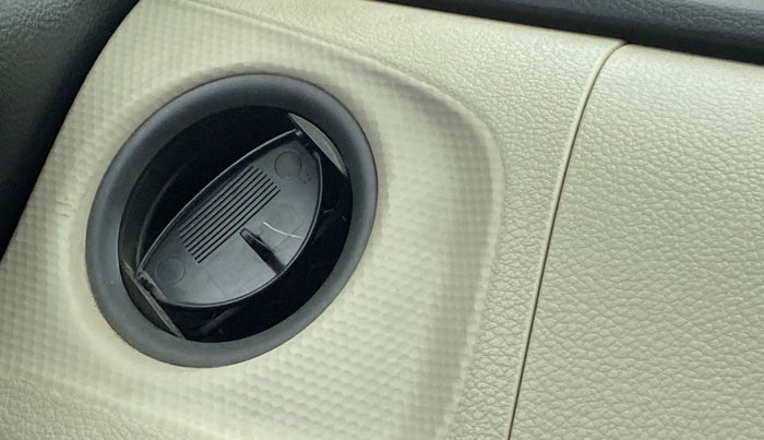 2020 Maruti New Wagon-R LXI CNG 1.0, CNG, Manual, 61,785 km, AC Unit - Front vent has minor damage