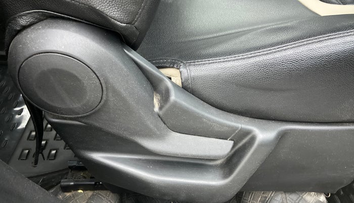 2020 Maruti New Wagon-R LXI CNG 1.0, CNG, Manual, 61,785 km, Driver Side Adjustment Panel