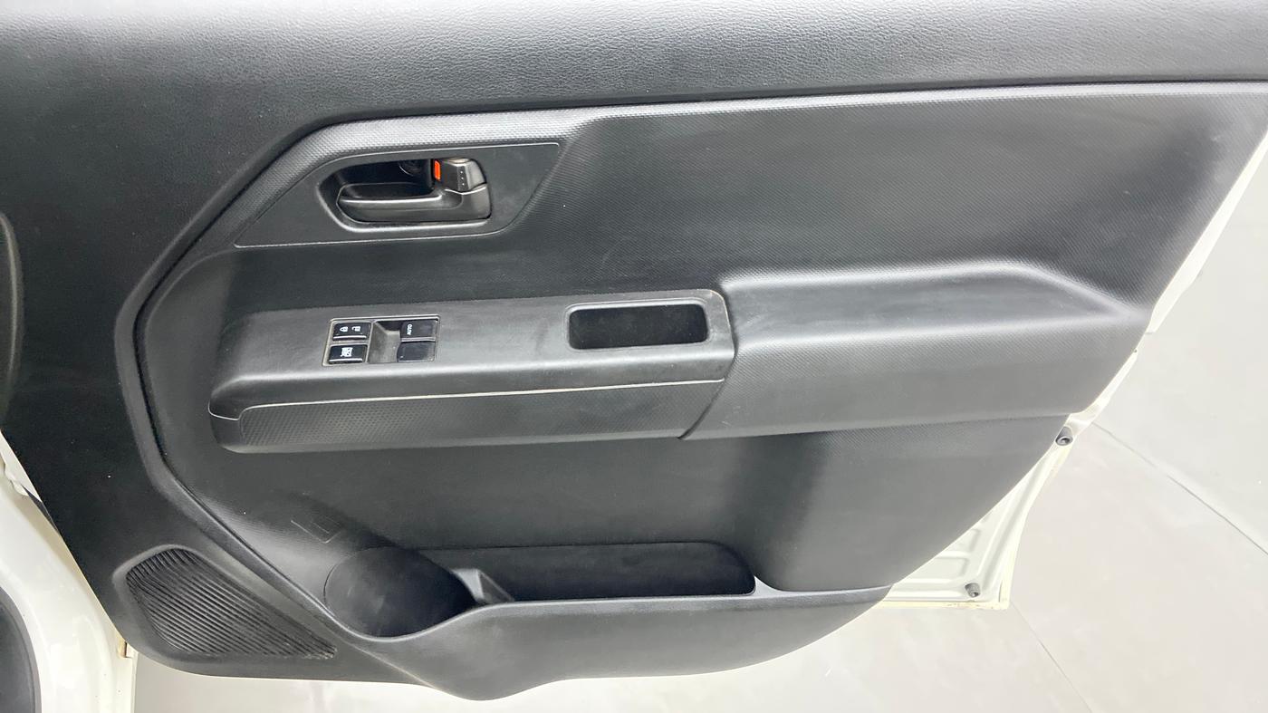 2020 Maruti New Wagon-R LXI CNG 1.0, CNG, Manual, 61,785 km, Driver Side Door Panels Control