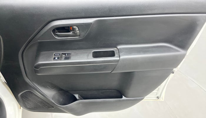 2020 Maruti New Wagon-R LXI CNG 1.0, CNG, Manual, 61,785 km, Driver Side Door Panels Control