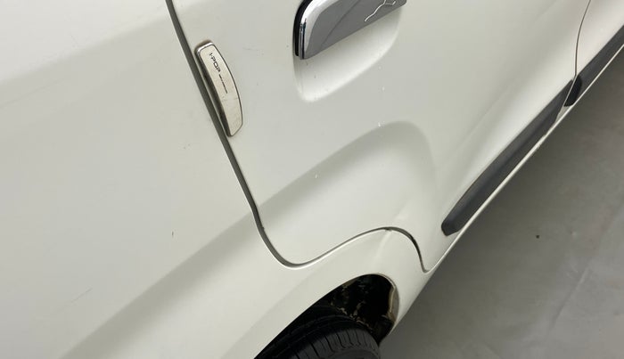 2020 Maruti New Wagon-R LXI CNG 1.0, CNG, Manual, 61,785 km, Right quarter panel - Slightly dented