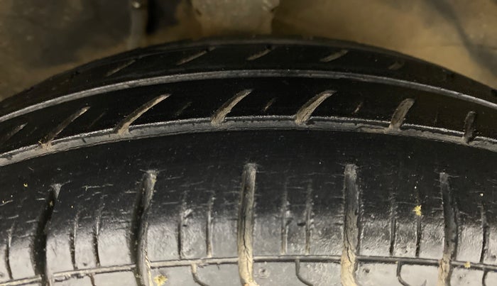 2013 Maruti Alto 800 LXI, Petrol, Manual, 30,659 km, Right Front Tyre Tread