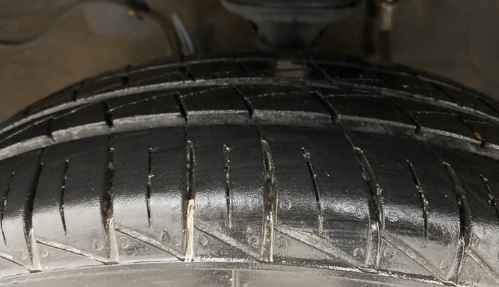 2022 Maruti Alto LXI O, Petrol, Manual, 11,369 km, Left Front Tyre Tread