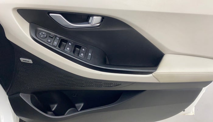 2022 Hyundai Creta SX (O) IVT 1.5 PETROL, Petrol, Automatic, 25,108 km, Driver Side Door Panels Control