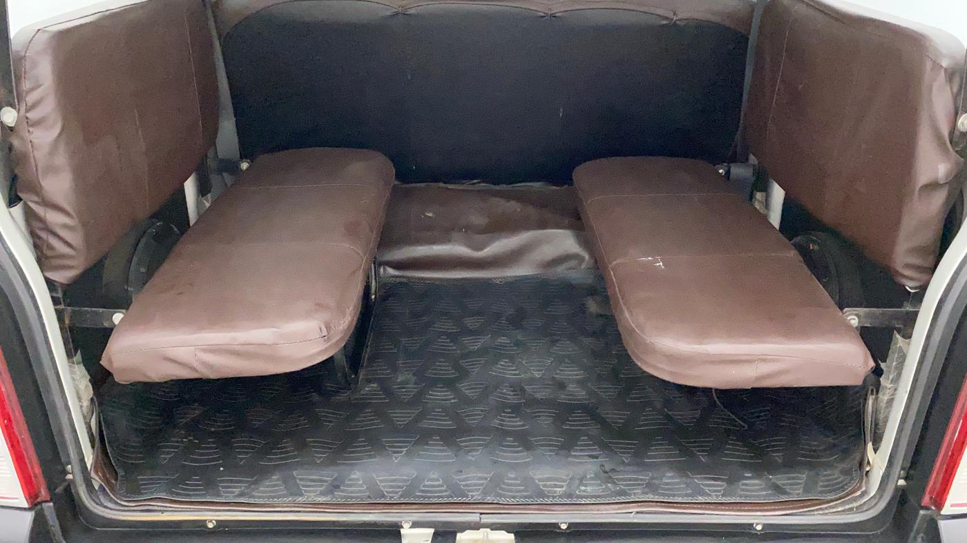 2018 Maruti Eeco 5 STR WITH A/C+HTR, CNG, Manual, 55,045 km, Boot Inside