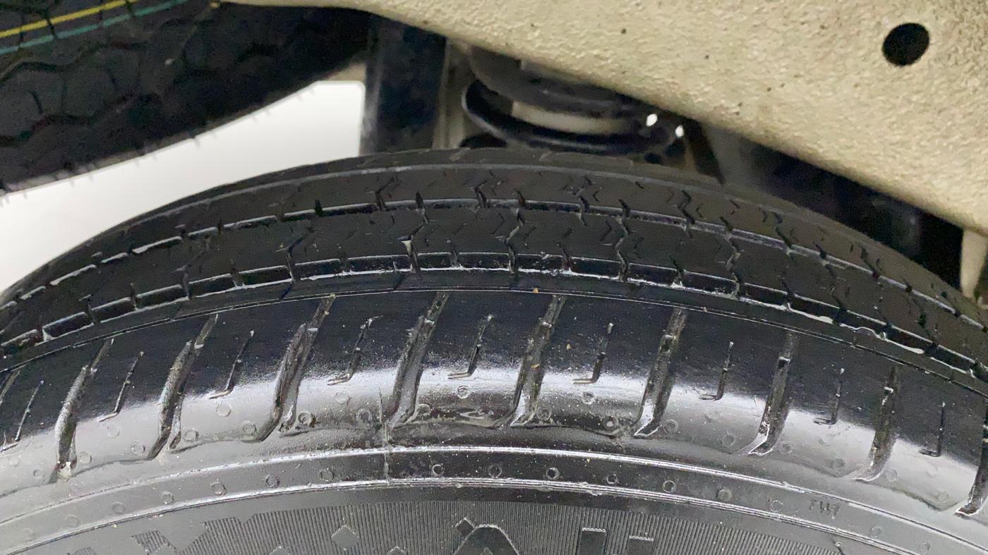 2018 Maruti Eeco 5 STR WITH A/C+HTR, CNG, Manual, 55,045 km, Right Rear Tyre Tread