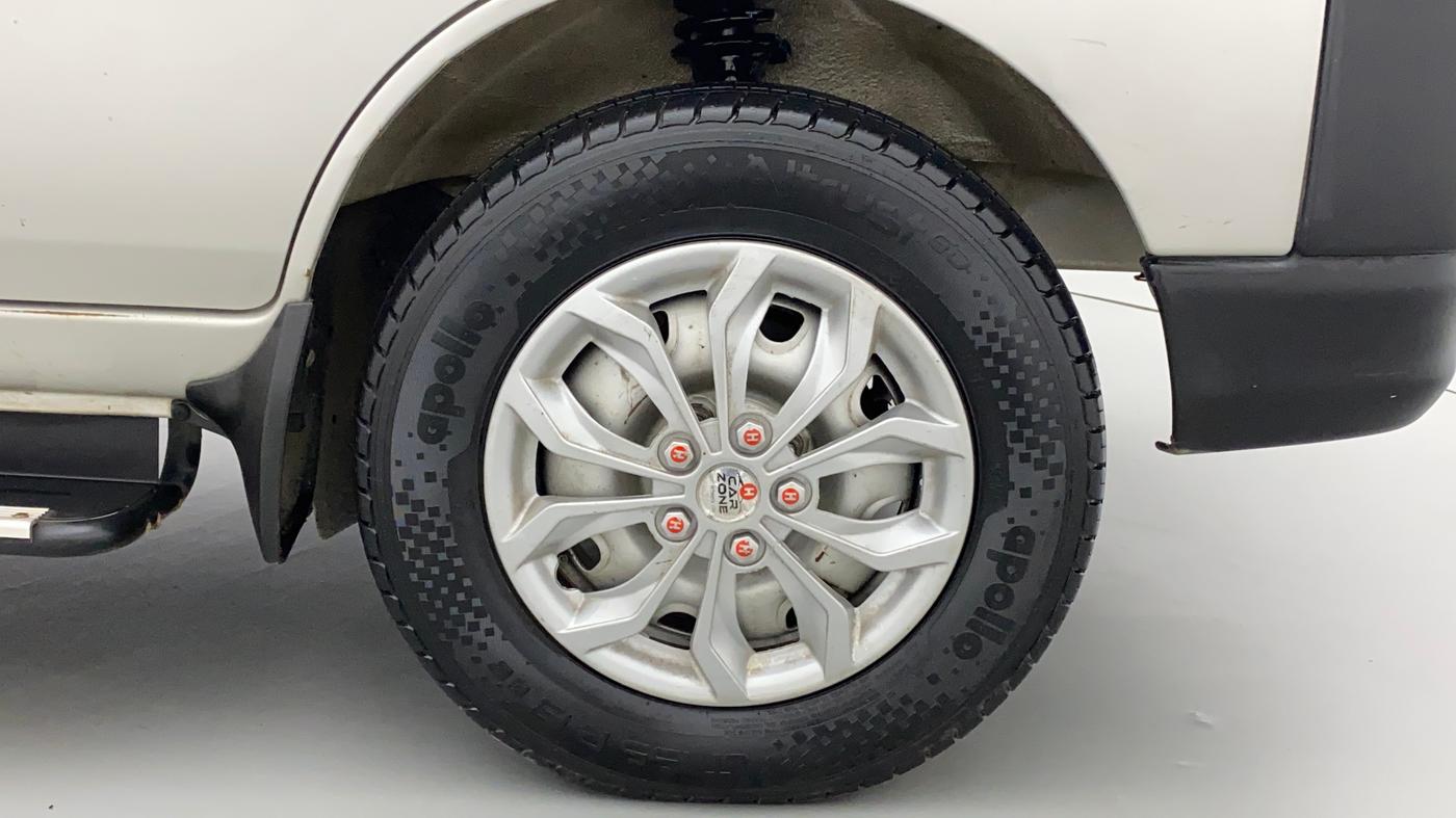 2018 Maruti Eeco 5 STR WITH A/C+HTR, CNG, Manual, 55,045 km, Right Front Wheel