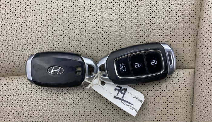 2018 Hyundai Verna 1.6 VTVT SX O, Petrol, Manual, 37,742 km, Key Close Up