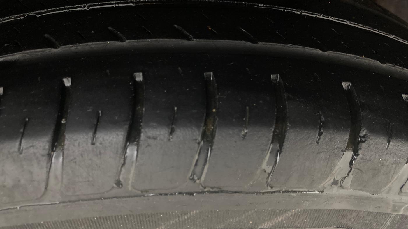2022 Maruti Swift VXI AMT, Petrol, Automatic, 48,050 km, Left Rear Tyre Tread