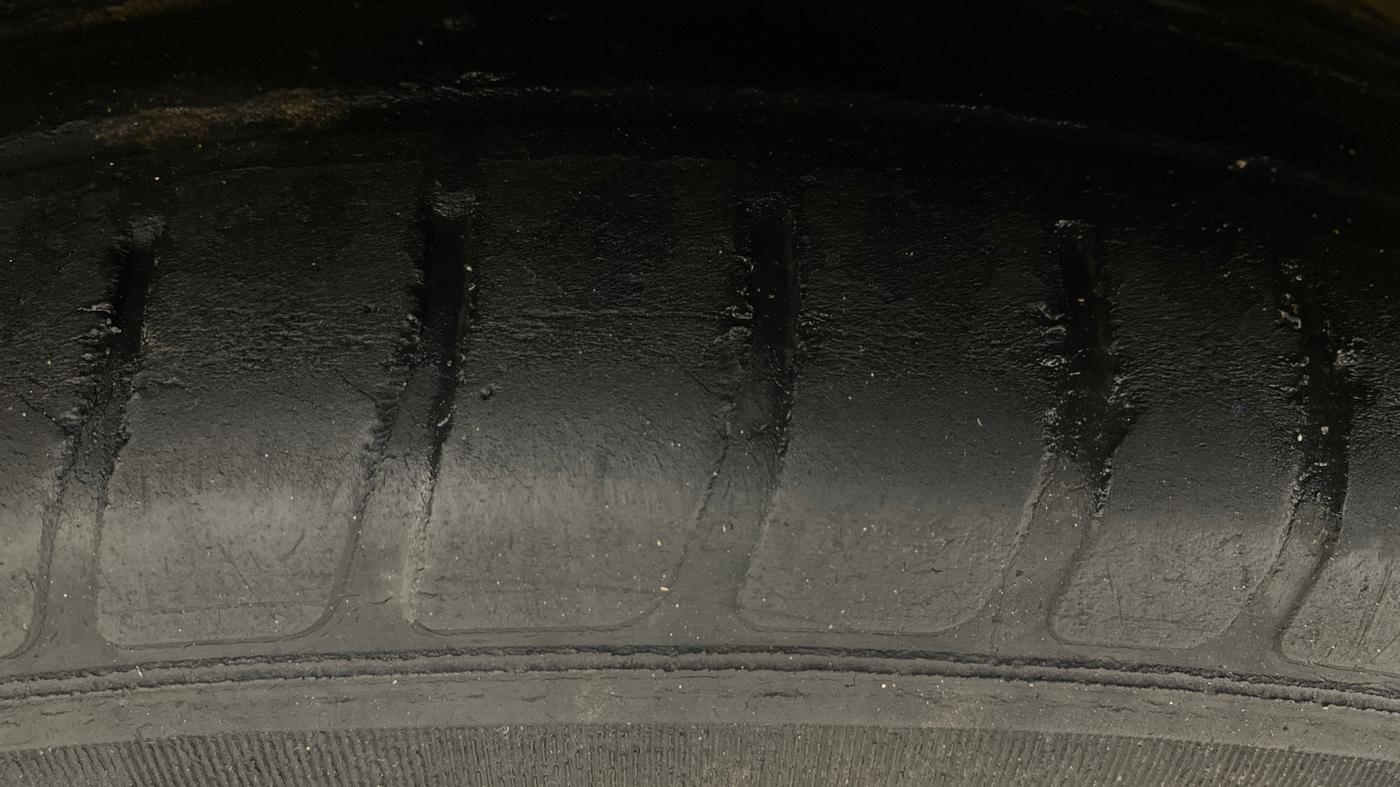 2022 Maruti Swift VXI AMT, Petrol, Automatic, 48,050 km, Left Front Tyre Tread