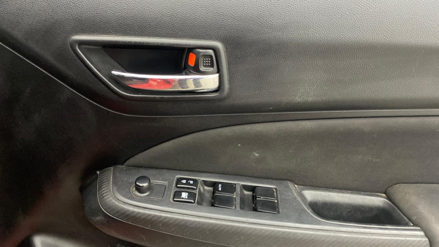 2022 Maruti Swift VXI AMT, Petrol, Automatic, 48,050 km, Driver Side Door Panels Control