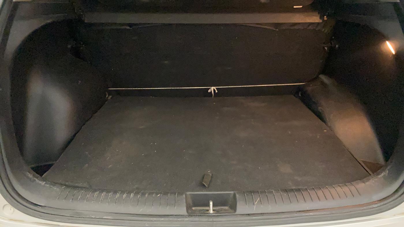 2015 Hyundai Creta SX 1.6 DIESEL, Diesel, Manual, 78,441 km, Boot Inside