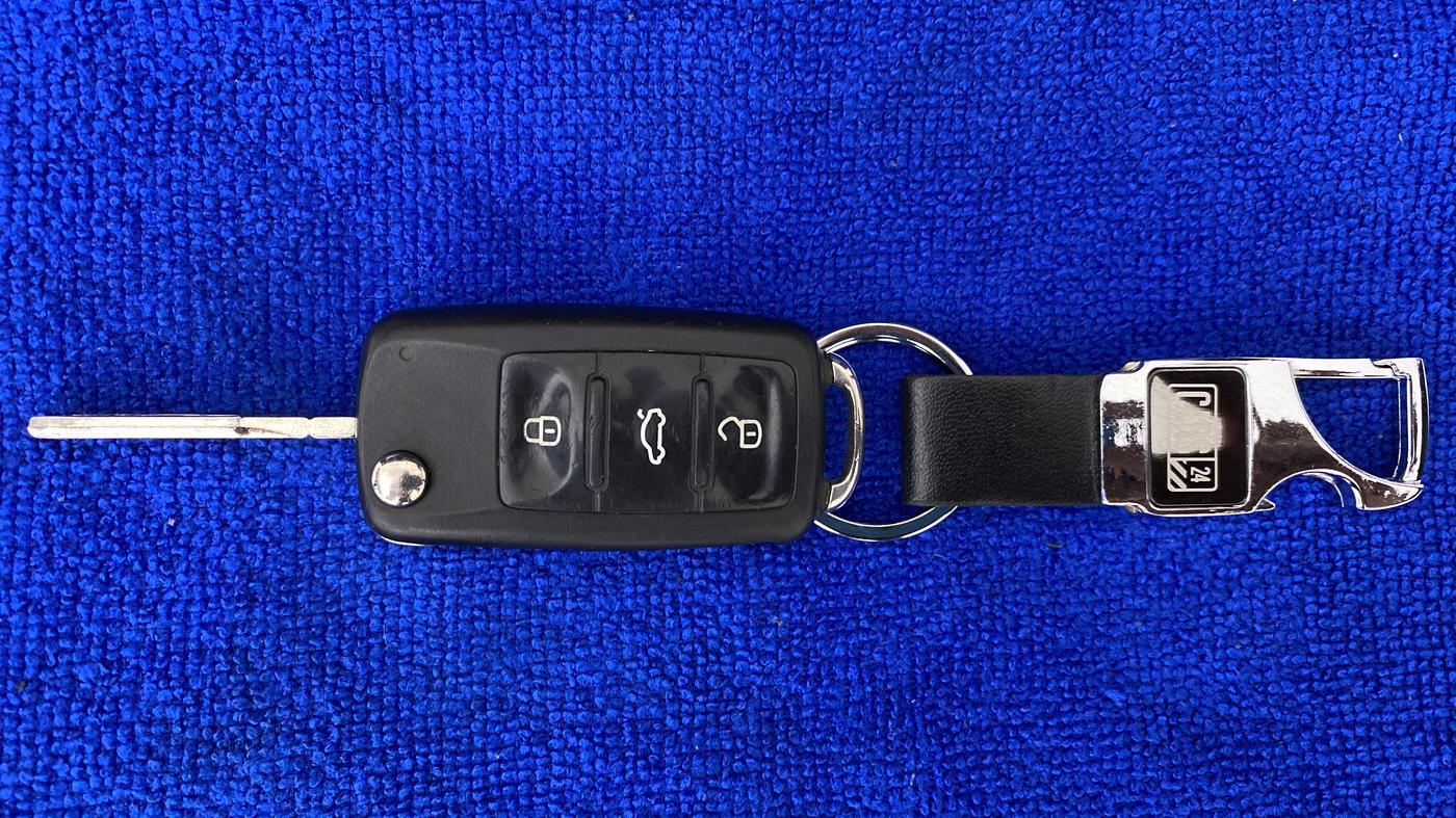 2018 Volkswagen Vento HIGHLINE TDI AT, Diesel, Automatic, 54,029 km, Key Close Up